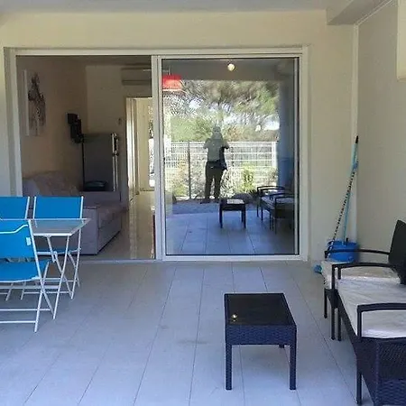 Appartement Studio Calvi 100m De La Plage + Parking